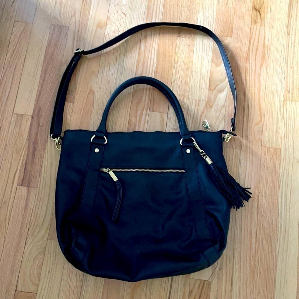 Black Large Vegan Leather Shoulder Bag​​​​​​​​​​​​​